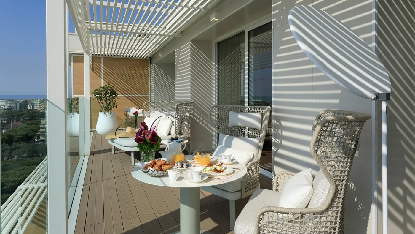 Almar Hotel