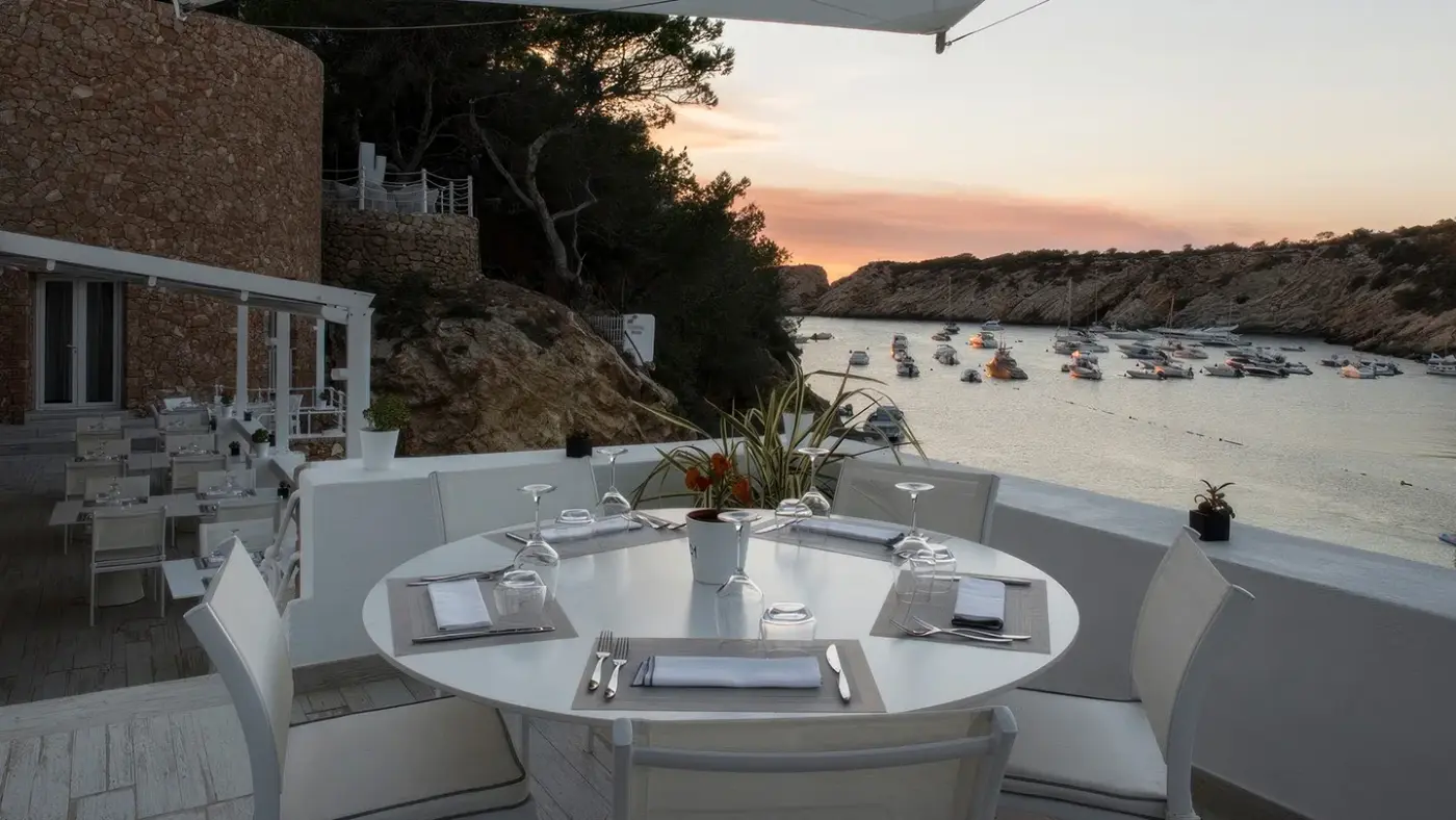 MAYA BEACH CLUB