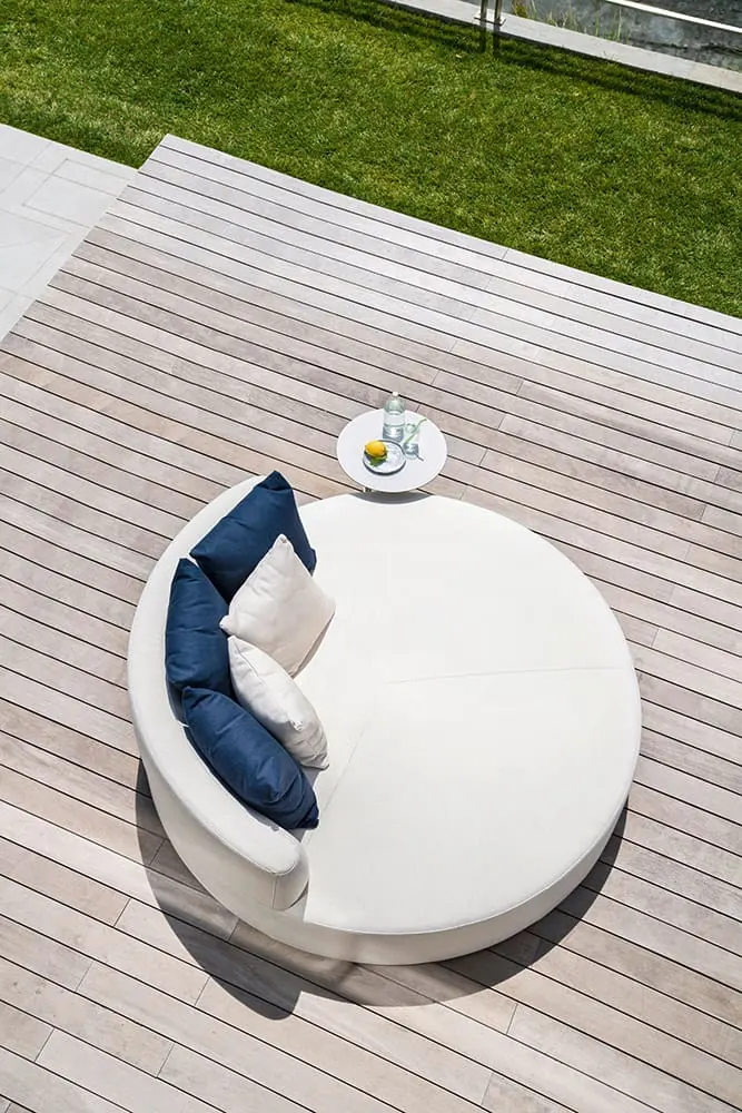 Belt Daybed