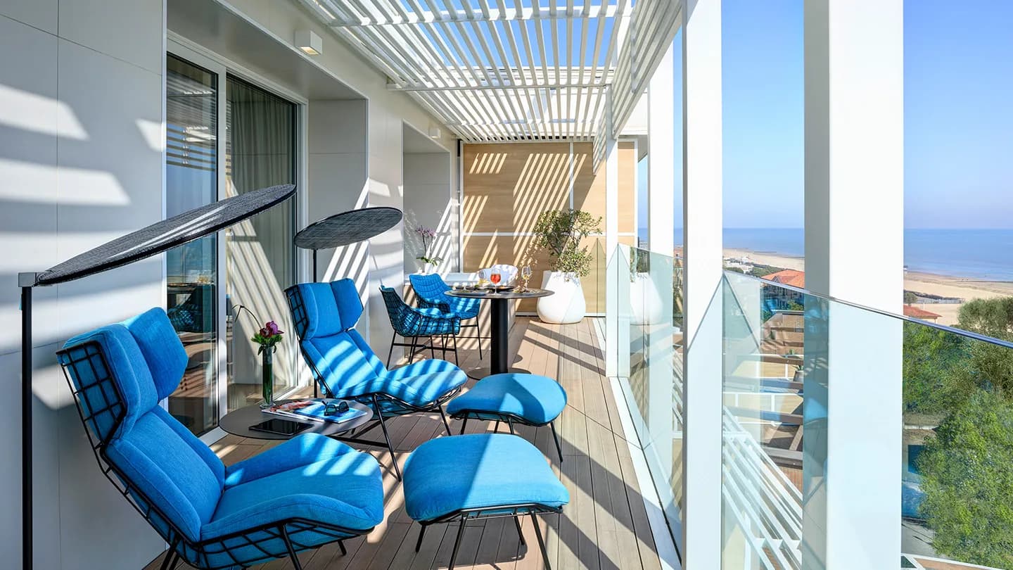Almar Hotel