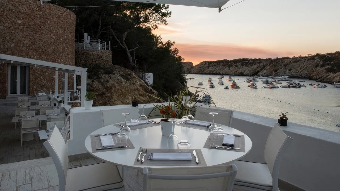 MAYA BEACH CLUB