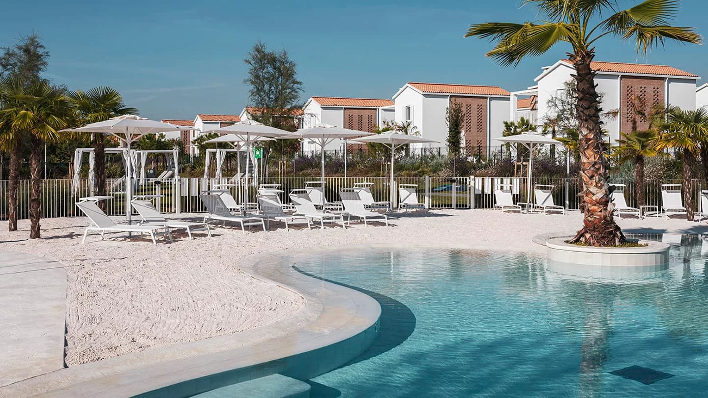 Pareus Beach Resort