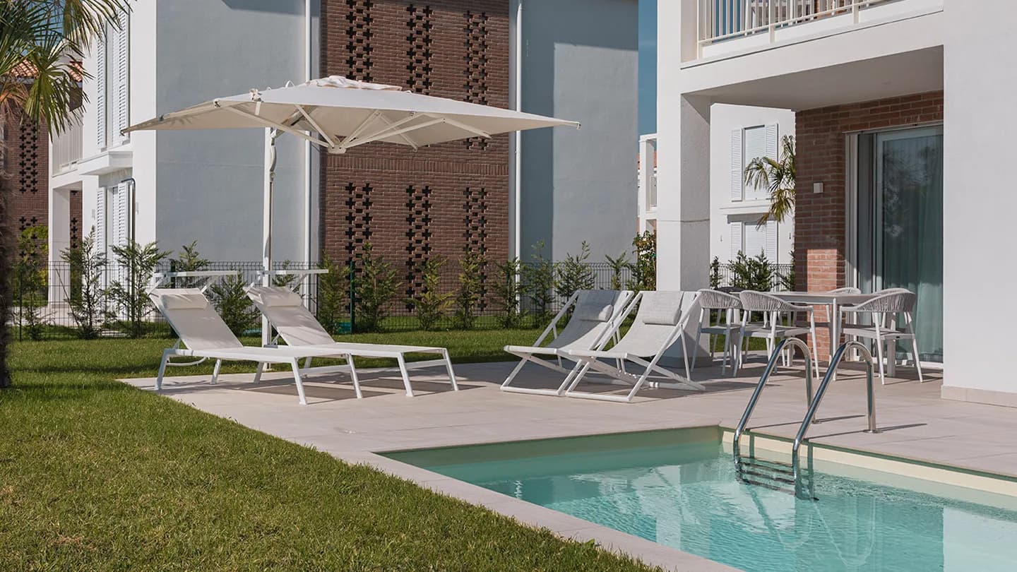 Pareus Beach Resort