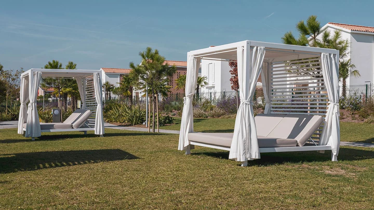 Pareus Beach Resort