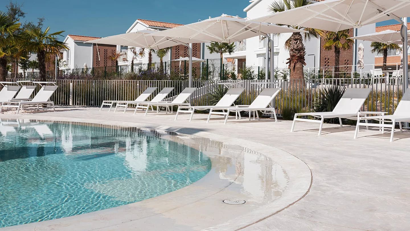 Pareus Beach Resort